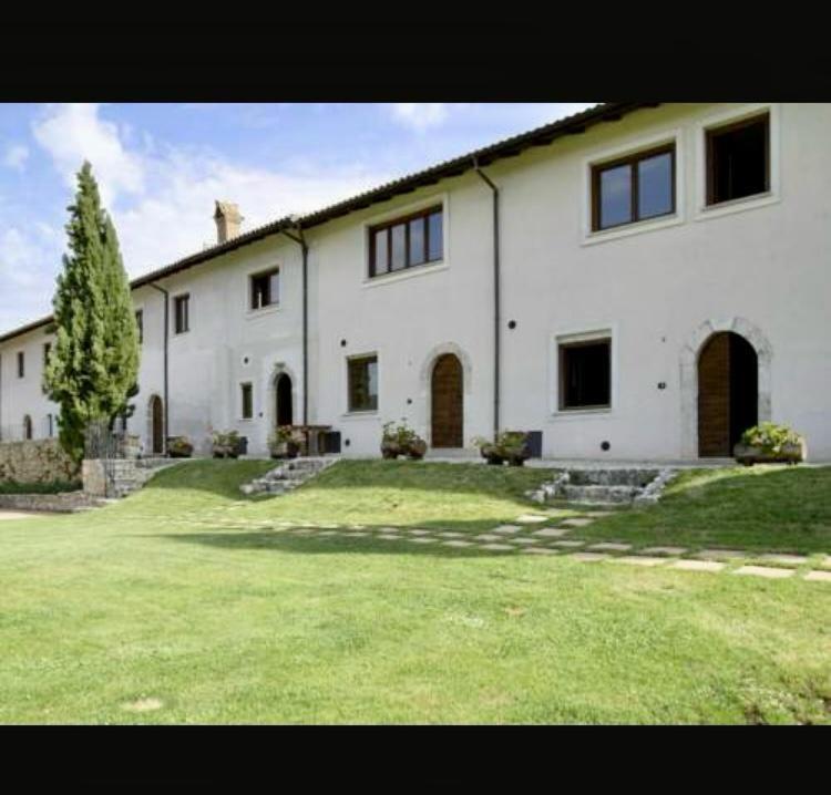 Appartamenti Il Capomandro SantʼAnatolia Exterior foto